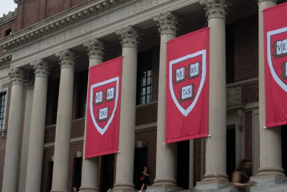 Hackers Publish Personal Information Stolen in Harvard and UPenn Data Breaches-01